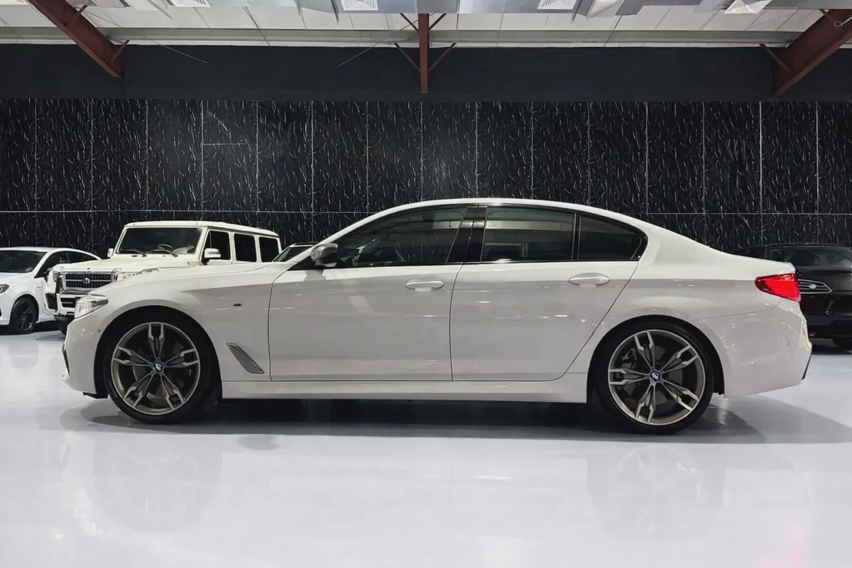 BMW 5 Series M550i xDrive 2019 | One Owner | GCC specs | AGMC Full Service history-5-5