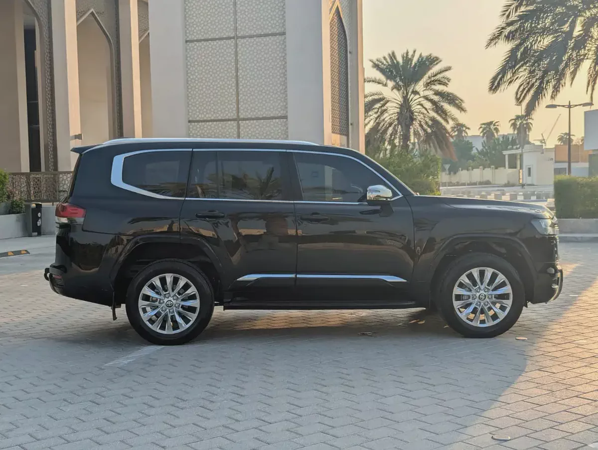 2024 Toyota Land Cruiser GXR V6 4.0L Petrol – Full Option | 28,256 KM Excellent Condition-12-12