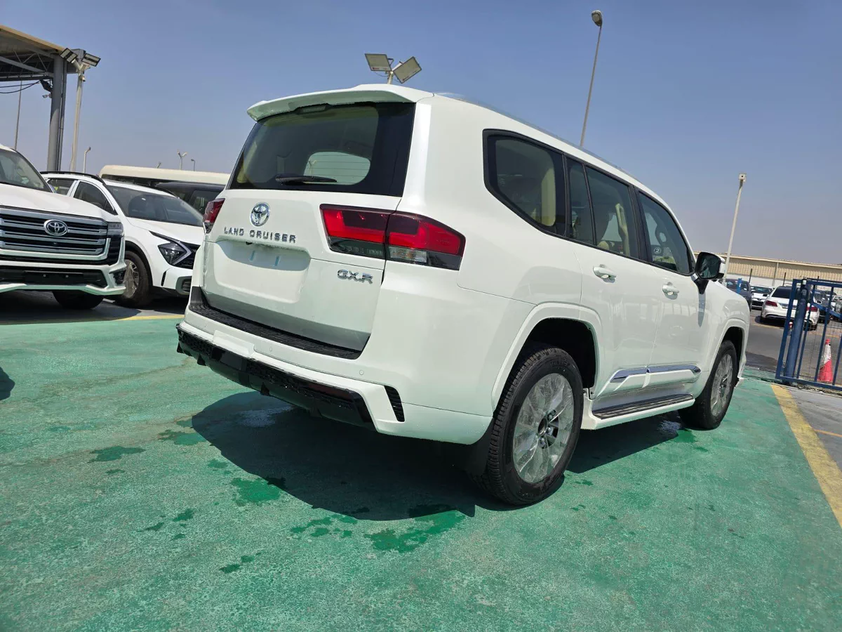 2026 Toyota Land Cruiser LC300 GXR 4.0L White-6-6