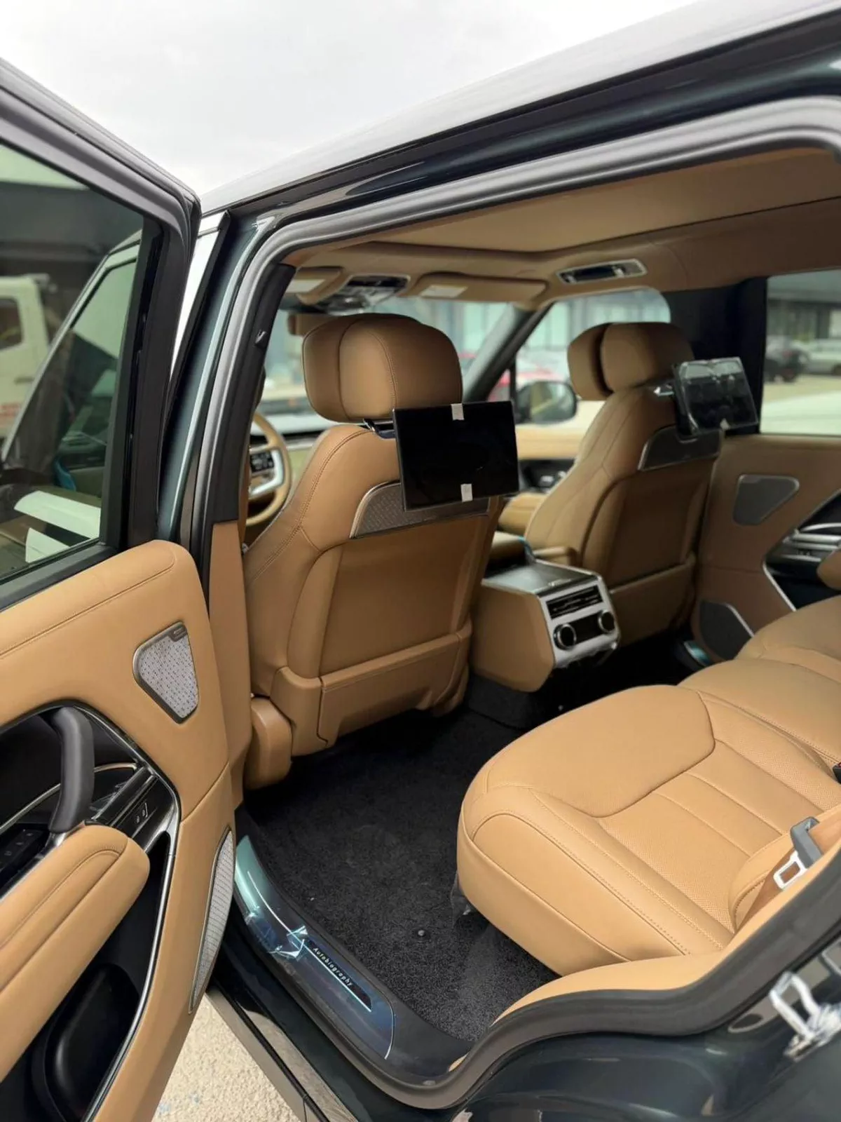 Land Rover Range Rover Autobiography P530 Long Wheel Base-3-0