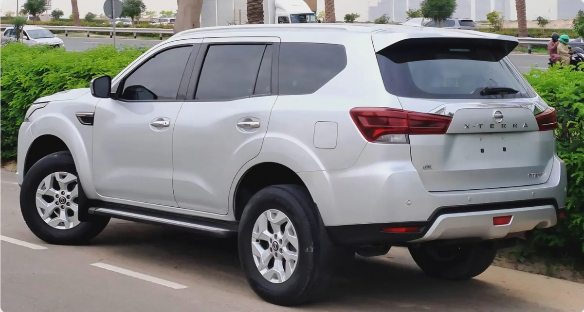NISSAN X-TERRA TITANIUM 7 SEATER 2022 MODEL 2.5L GCC SPECS (1120/-MONTHLY)-4-4