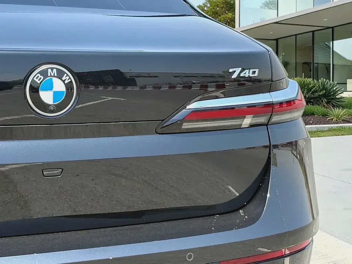 AED 5,440 P.M | 0% DOWN PAYMENT | BMW 740I | AGENCY WARRANTY & SERVICE CONTRACT | GCC SPECS-5-5