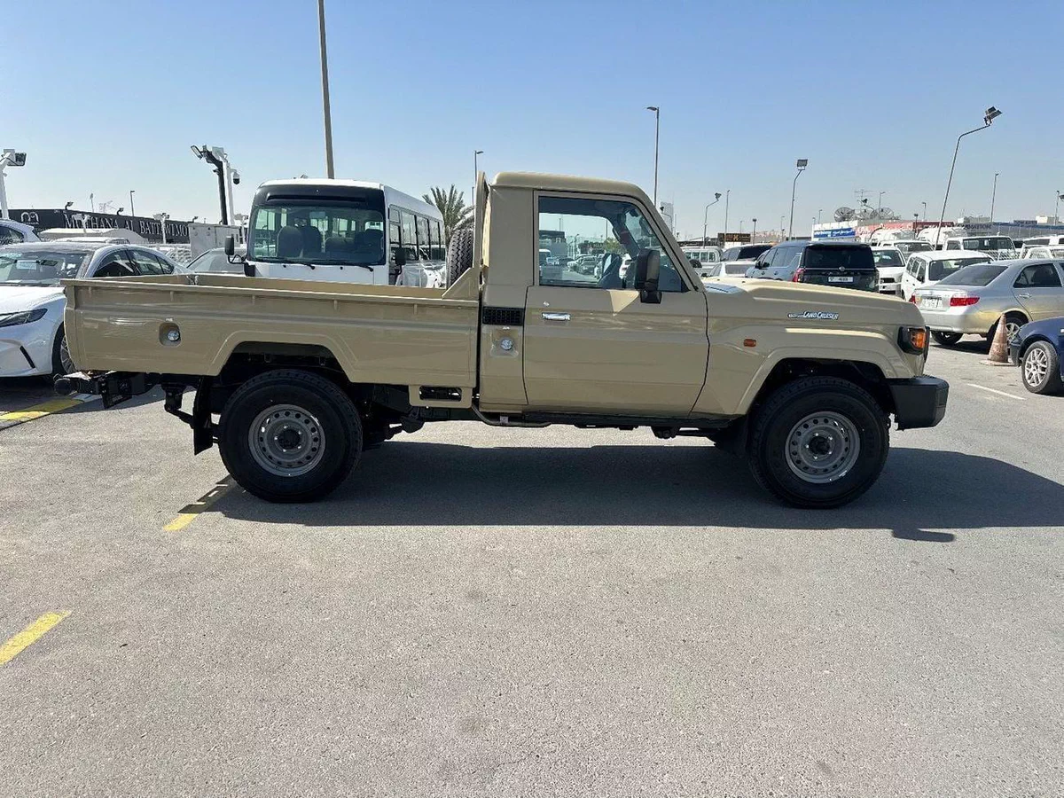 Toyota Land Cruiser Pick Up Std 4.0L Single Cab Utility 4WD-10-0