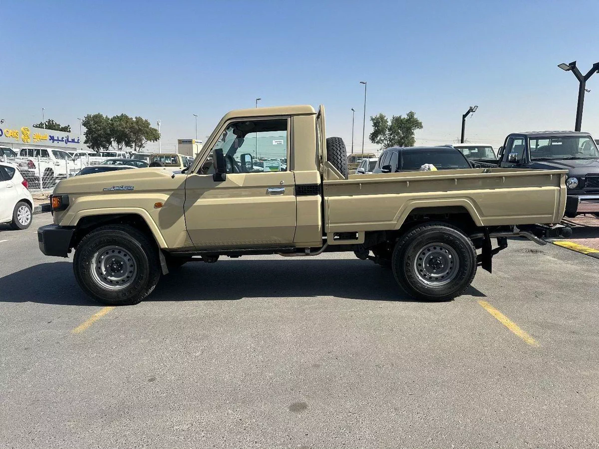 Toyota Land Cruiser Pick Up Std 4.0L Single Cab Utility 4WD-12-0