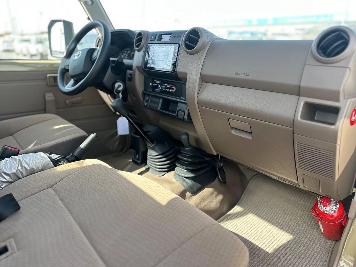 Toyota Land Cruiser Pick Up Std 4.0L Single Cab Utility 4WD-4-0
