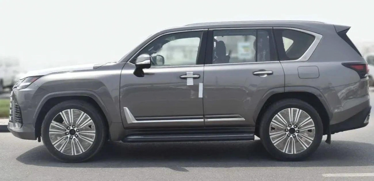 Lexus LX600 LEXUS LX 600 Signature 3.5L-3-0