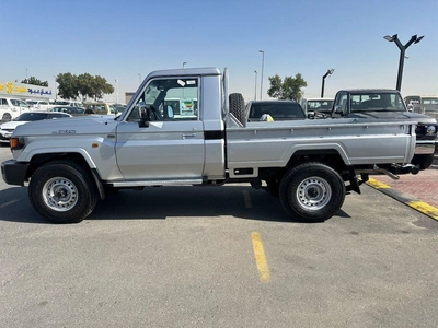 Toyota Land Cruiser Pick Up Std 4.0L Single Cab Utility 4WD-9