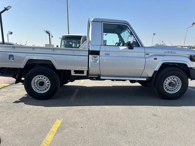 Toyota Land Cruiser Pick Up Std 4.0L Single Cab Utility 4WD-11