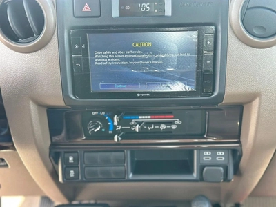 Toyota Land Cruiser Pick Up Std 4.0L Single Cab Utility 4WD-15