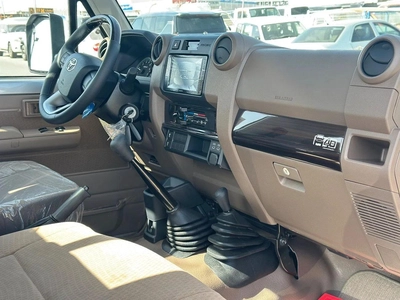 Toyota Land Cruiser Pick Up Std 4.0L Single Cab Utility 4WD-10