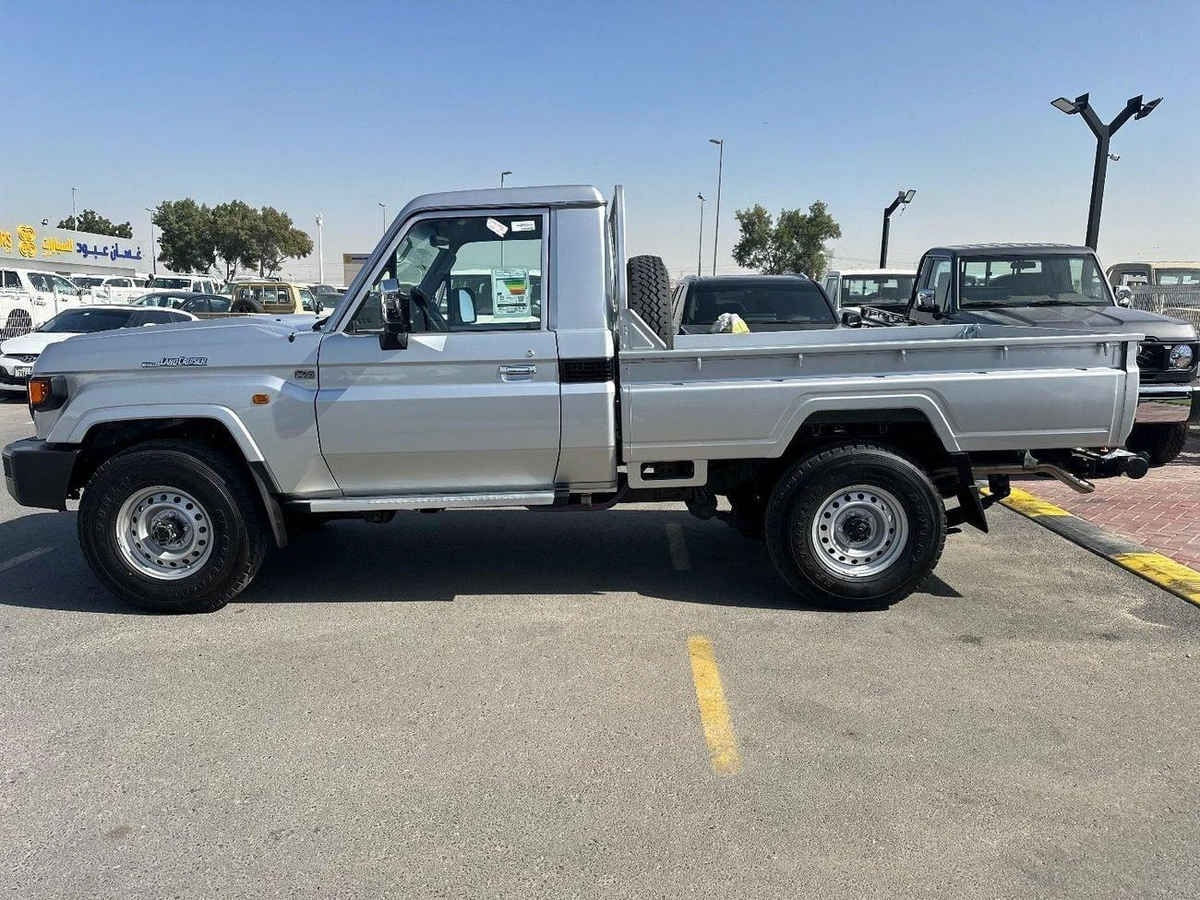 Toyota Land Cruiser Pick Up Std 4.0L Single Cab Utility 4WD-9-9