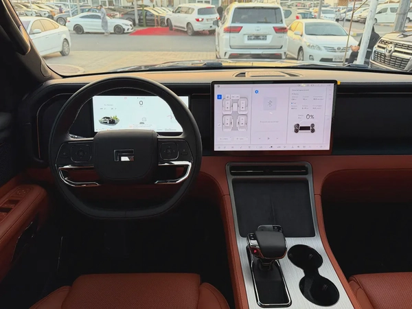 Rox 01 VIP 2025 - Luxury EREV SUV - Under Warranty