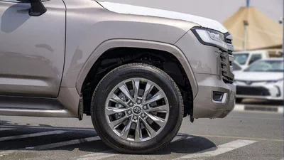 Toyota Land Cruiser VXR Land cruiser VXR 3.3L diesel AT MY 2025 V6-7