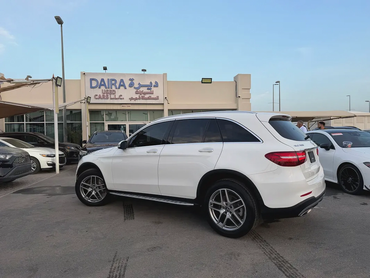 Mercedes-Benz GLC 300 AMG 2019 - American Specs-5-5