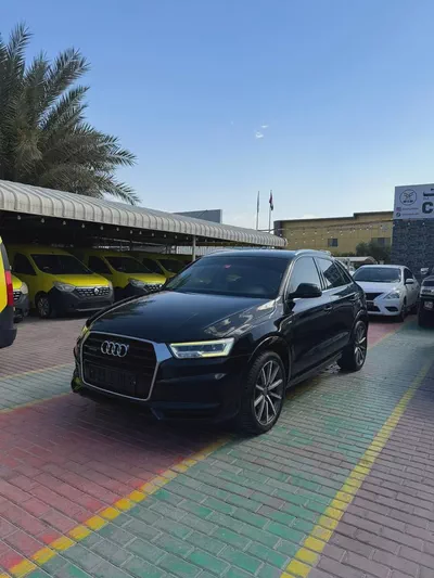 AUDI Q3-0