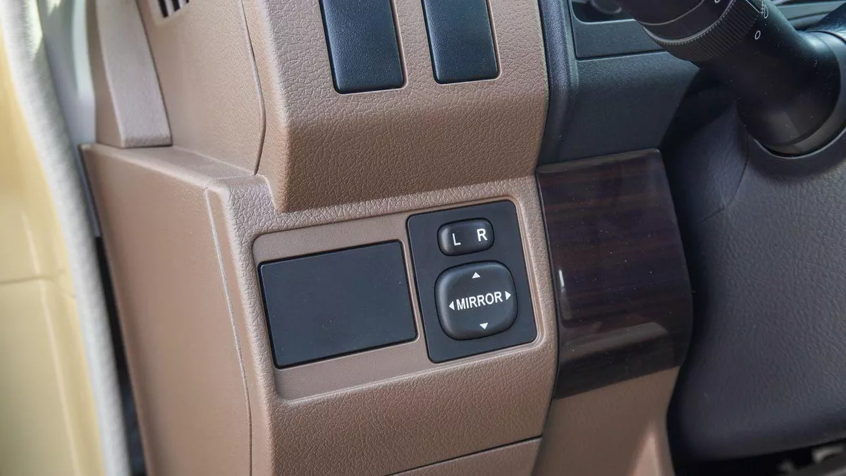 Toyota Land Cruiser Pick Up 4.0L V6 Oman Specs-5-0