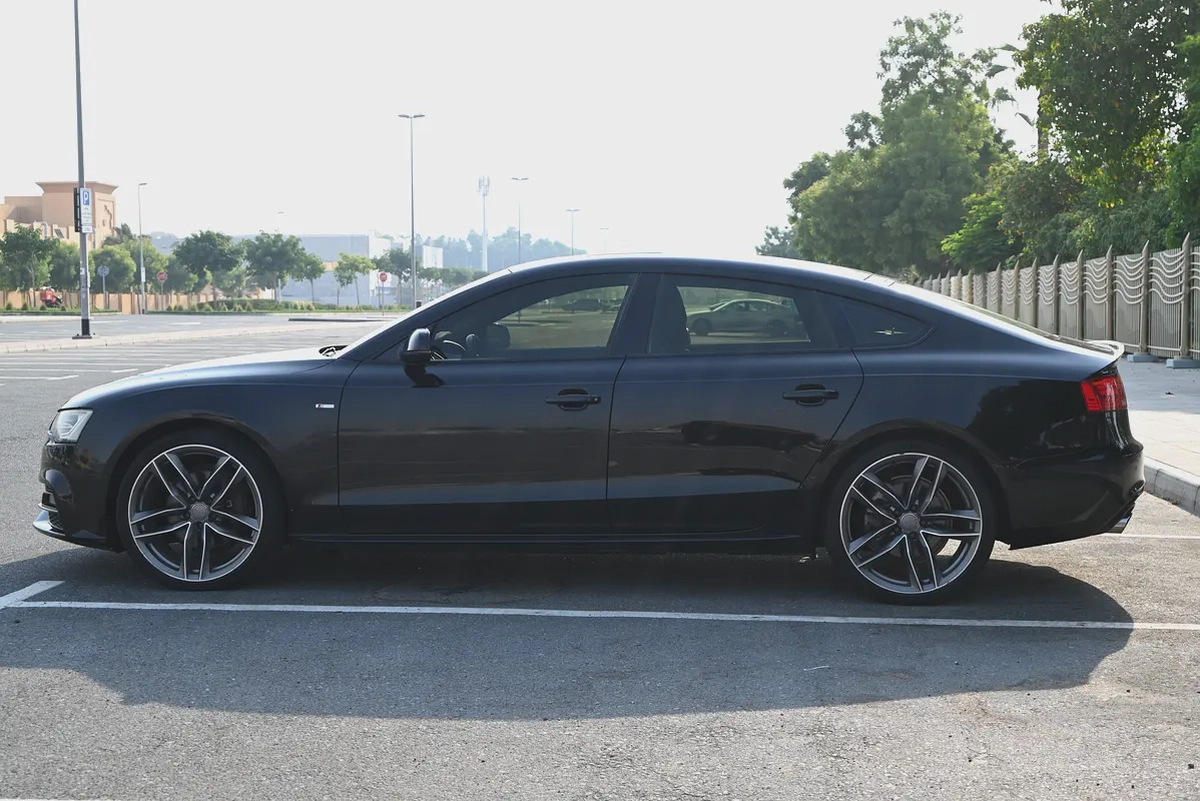 0% DP -  S-LINE AUDI A5 2016 - ACCIDENT FREE - GCC-7-7