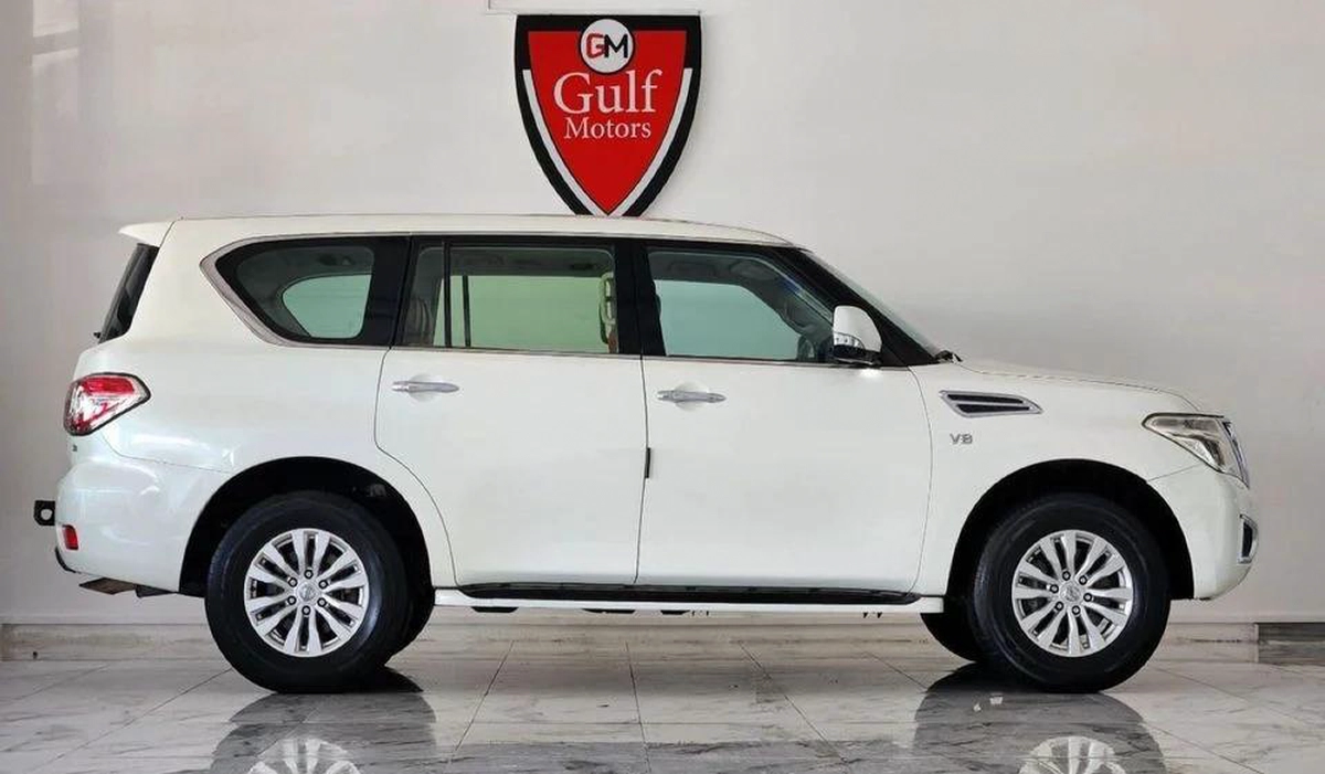 Nissan Patrol SE T2 LEATHER V8 5.6L-8CYL EXCELLENT CONDITION- SUNROOF - LEATHER INTERIOR