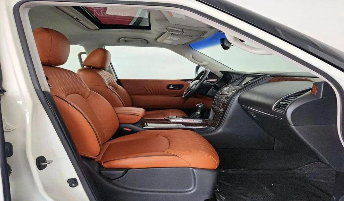 Nissan Patrol SE T2 LEATHER V8 5.6L-8CYL EXCELLENT CONDITION- SUNROOF - LEATHER INTERIOR
