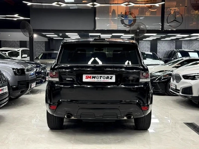 Black Edition | 1 Owner | Apple Car Play | Original Paint | FSH | Warranty | GCC Specs-10