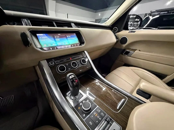 Black Edition | 1 Owner | Apple Car Play | Original Paint | FSH | Warranty | GCC Specs