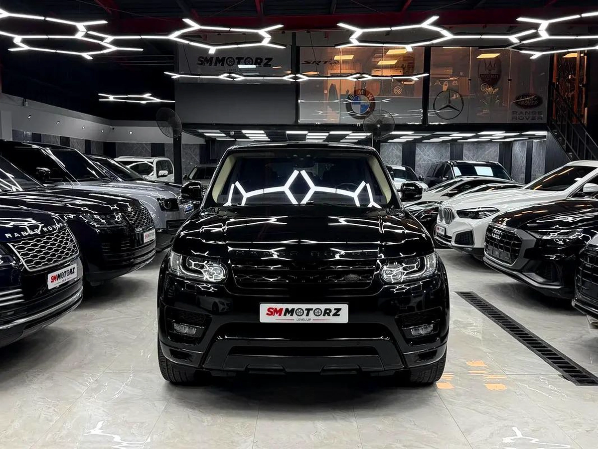 Black Edition | 1 Owner | Apple Car Play | Original Paint | FSH | Warranty | GCC Specs-2-2