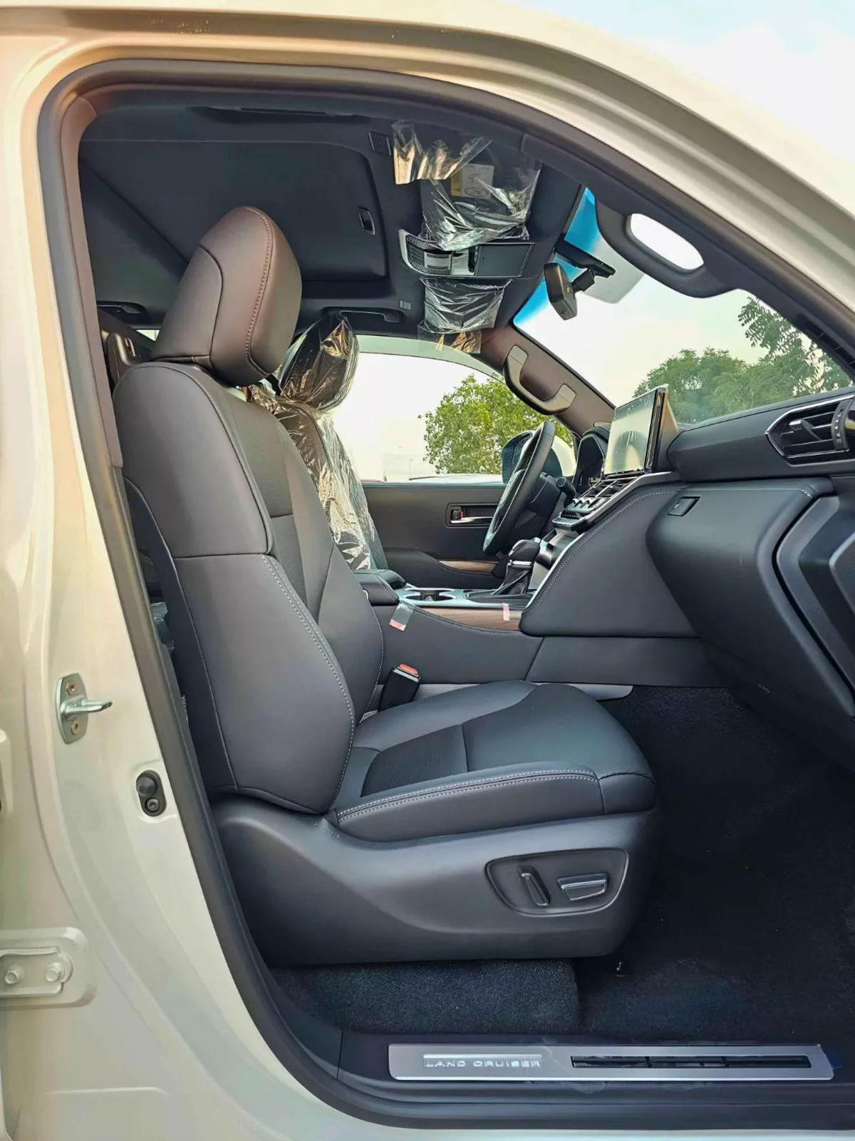 Toyota Land Cruiser GXR TWIN TURBO / 3.3L DIESEL / BIG DVD / JBL SPEAKERS / FULL OPTION (CODE#LCDGXRH)-7-0