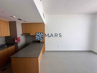 Elegant One-Bedroom Apartment with Stunning Views, No Balcony: Modern Design, Prime Location-2