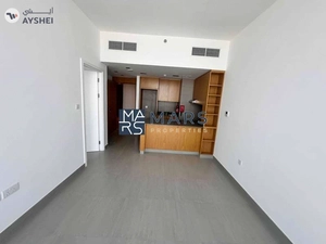 Elegant One-Bedroom Apartment with Stunning Views, No Balcony: Modern Design, Prime Location