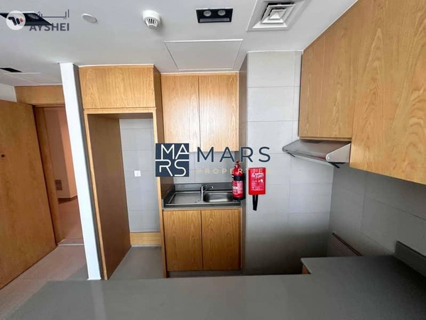 Elegant One-Bedroom Apartment with Stunning Views, No Balcony: Modern Design, Prime Location