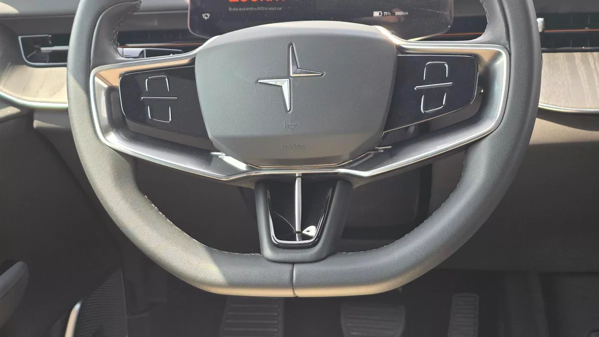 Polestar 3 (Gold)-12-12