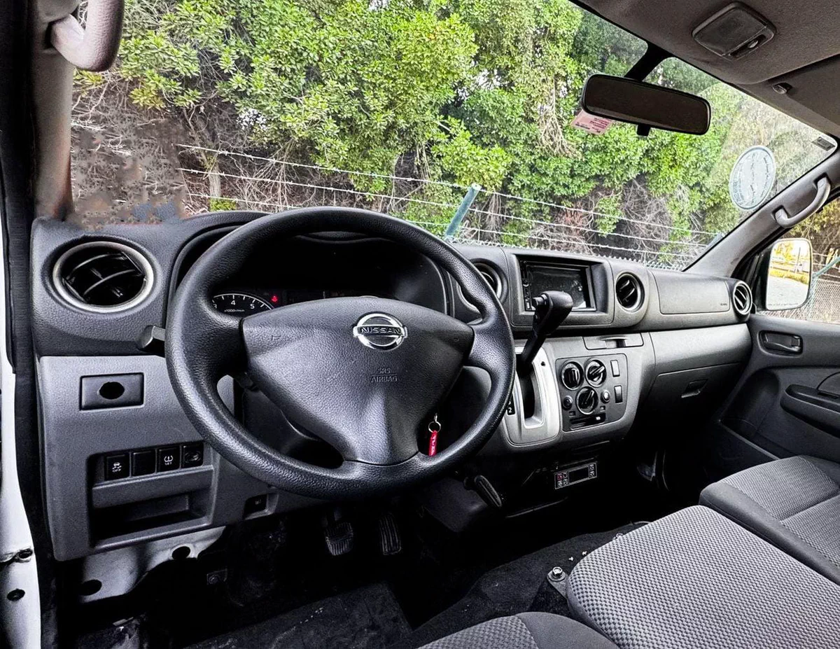 Nissan Urvan STANDARD Nissan Urvan Chiller | 2.5 L | 2021 | GCC | Accident-Free | In Excellent Condition | 756 P.M-10-0