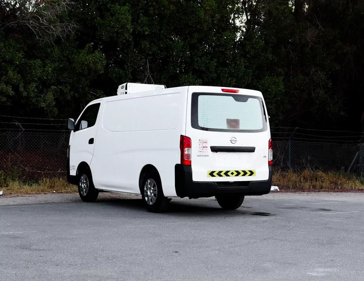 Nissan Urvan STANDARD Nissan Urvan Chiller | 2.5 L | 2021 | GCC | Accident-Free | In Excellent Condition | 756 P.M-3-0
