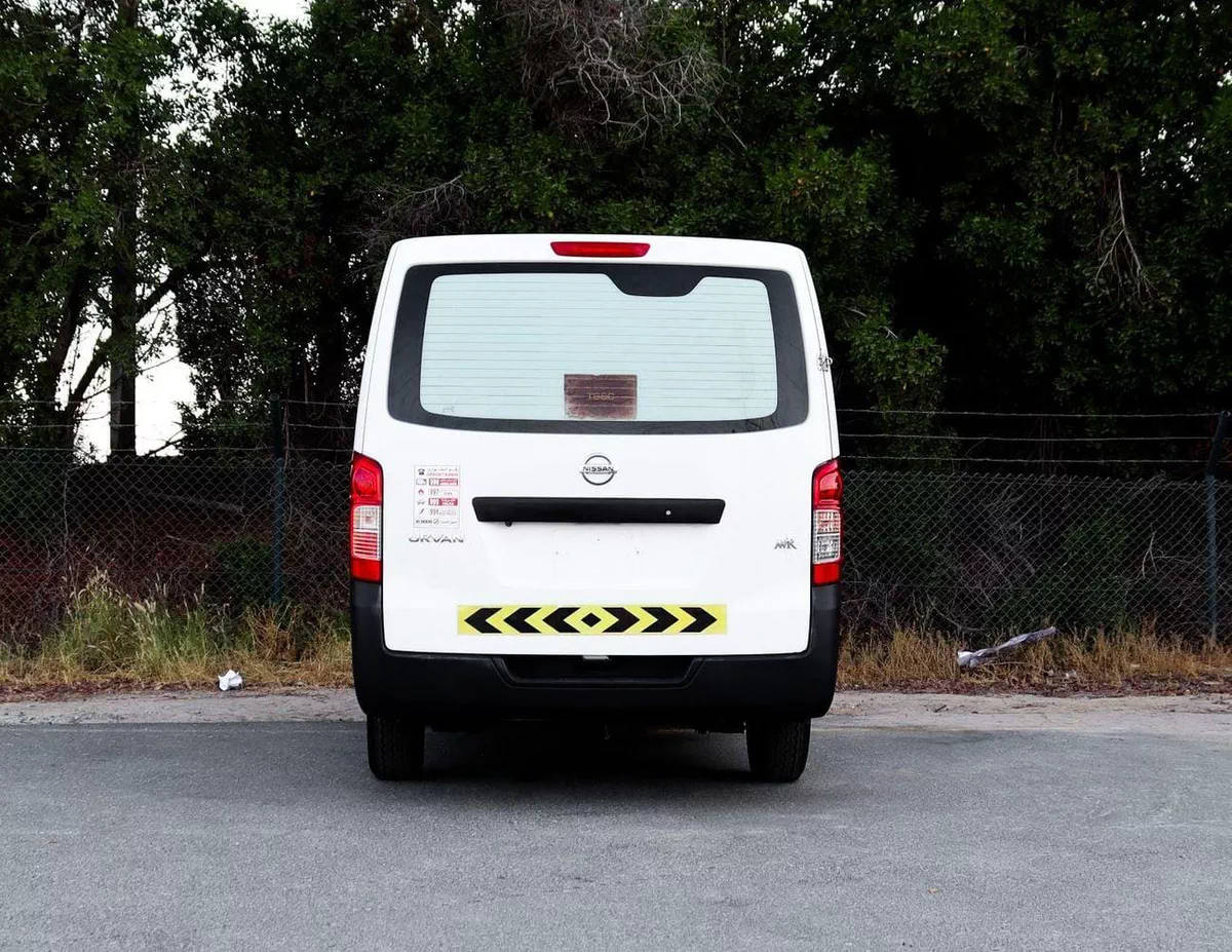 Nissan Urvan STANDARD Nissan Urvan Chiller | 2.5 L | 2021 | GCC | Accident-Free | In Excellent Condition | 756 P.M-4-0