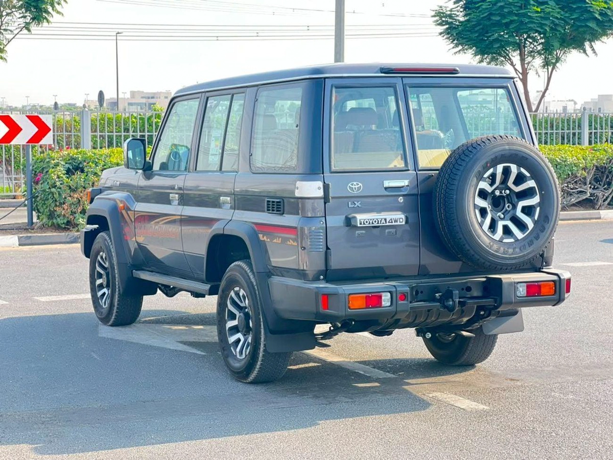 Toyota Land Cruiser Pickup 70-10-0