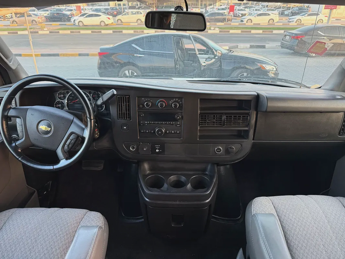2020 Chevrolet Express, Gulf specification, automatic-18-18