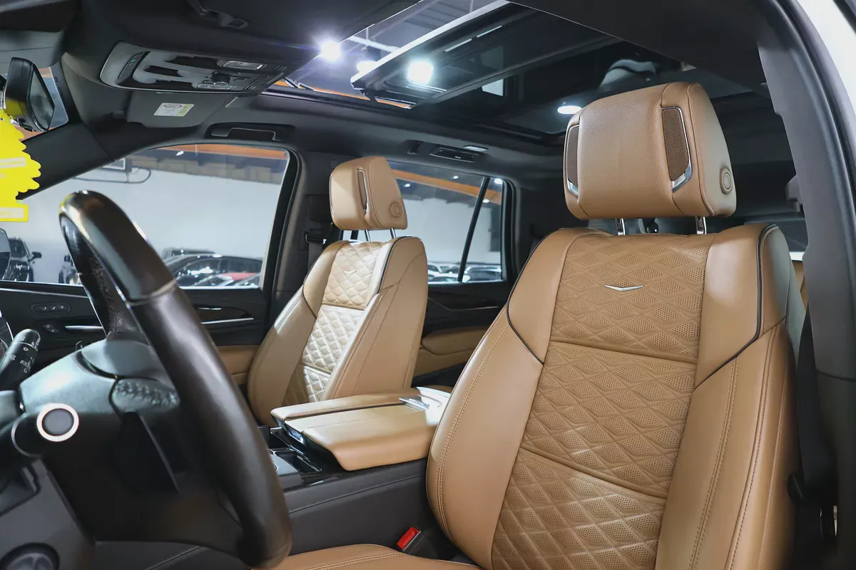 Cadillac Escalade Sport 2022 | GCC Specs | Low Mileage | Full Luxury-10-10