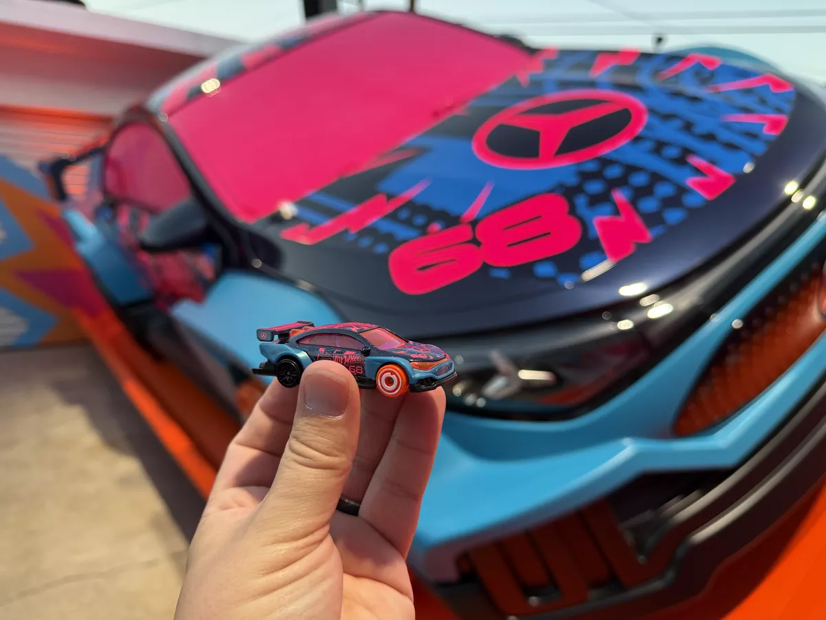 Mercedes Benz CLA W Hot Wheels-4-4
