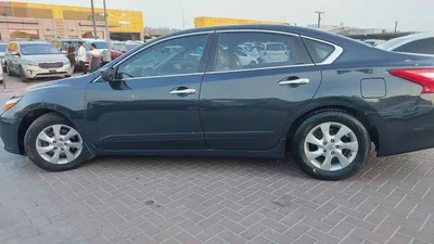 Nissan Altima SV 2016 American Specs - Well Maintained-10