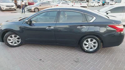 Nissan Altima SV 2016 American Specs - Well Maintained-11