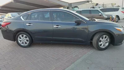 Nissan Altima SV 2016 American Specs - Well Maintained-3