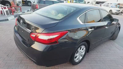 Nissan Altima SV 2016 American Specs - Well Maintained-5