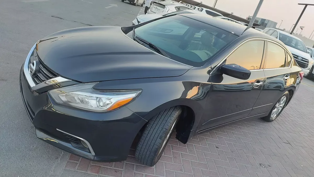 Nissan Altima SV 2016 American Specs - Well Maintained-13-13