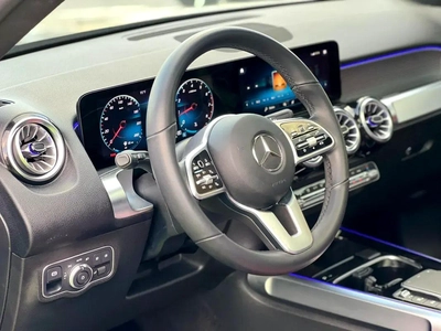 2023 Mercedes-Benz GLB 250 - 7- seats-3