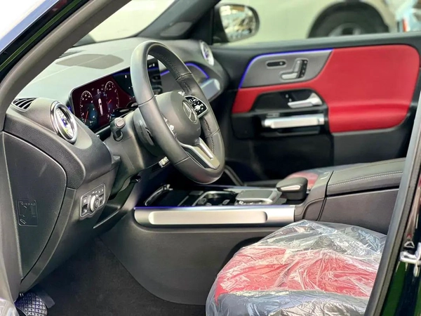 2023 Mercedes-Benz GLB 250 - 7- seats