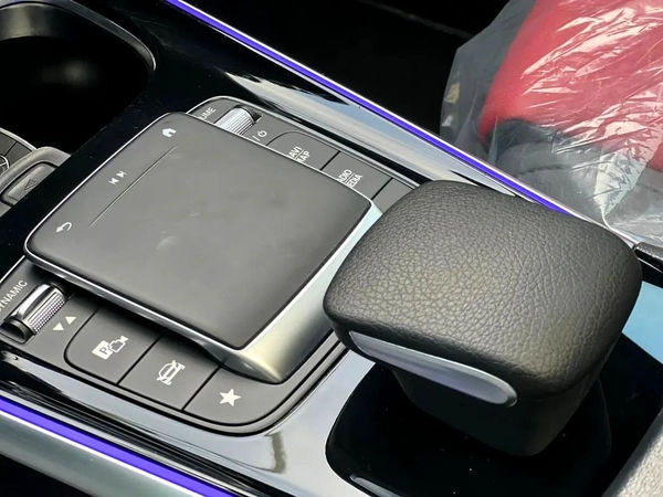 2023 Mercedes-Benz GLB 250 - 7- seats