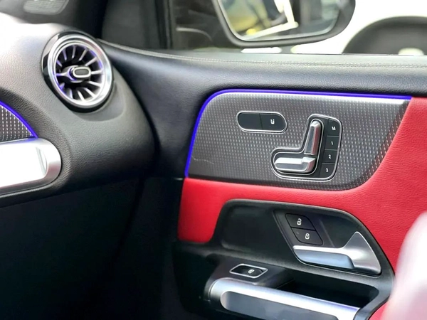 2023 Mercedes-Benz GLB 250 - 7- seats