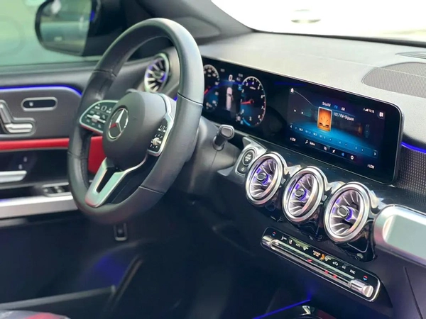 2023 Mercedes-Benz GLB 250 - 7- seats