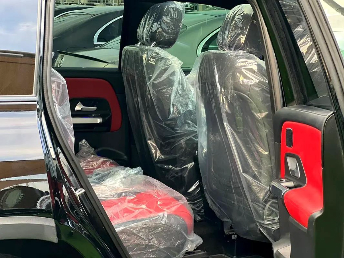 2023 Mercedes-Benz GLB 250 - 7- seats-16-16