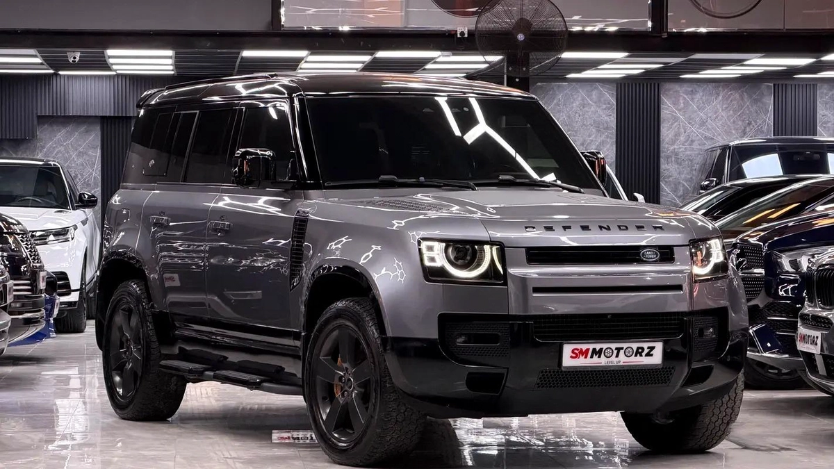 2023 Land Rover Defender 110 HSE P400 | GCC Specs | Low Mileage-7-7